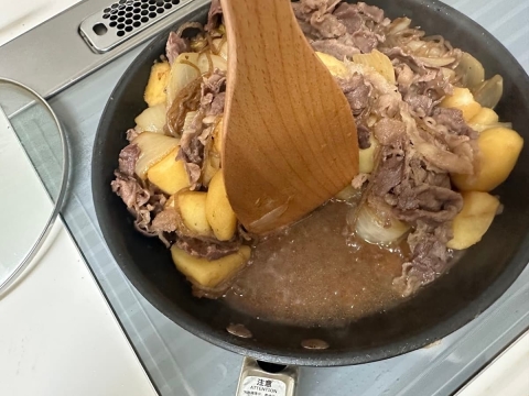 「味がしみない」「ホクホクにならない」を解決！おいしい肉じゃがを作るポイント5つ